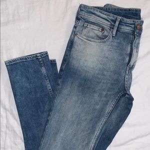 Skinny jeans
